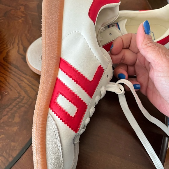 Back 70 Women's Red and White Sneakers - Picture 4 of 5